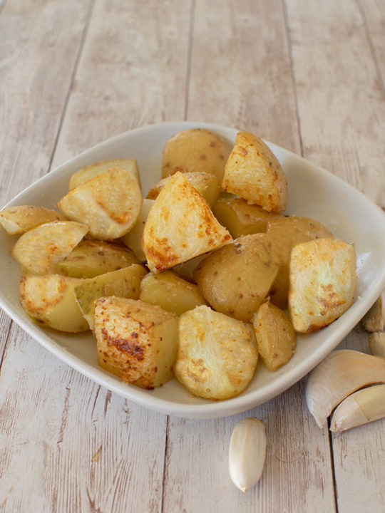Easy Roasted Garlic Potatoes Easy Shmeezy Recipes